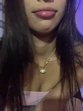 Snapshot of Nicole_cute1 chatting on January 10, 6:31 am Nicole cute1 online show from January 10, 6:31 am