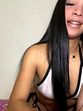 Snapshot of Nicole_cute1 chatting on December 20, 5:25 am Nicole cute1 online show from December 20, 5:25 am