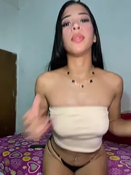 Snapshot of Nicole_cute1 chatting on December 21, 10:39 pm Nicole cute1 online show from December 21, 10:39 pm