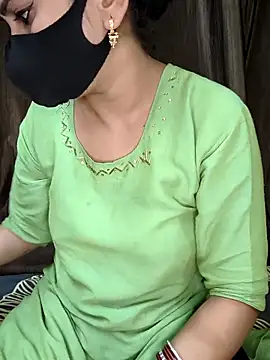 Snapshot of kaveerpooja947 chatting on September 25, 4:21 pm kaveerpooja947 online show from September 25, 4:21 pm