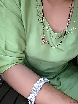 Snapshot of kaveerpooja947 chatting on October 12, 4:50 pm kaveerpooja947 online show from October 12, 4:50 pm