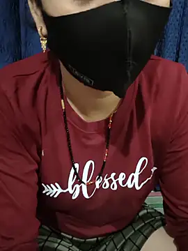 Snapshot of kaveerpooja947 chatting on December 1, 5:40 pm kaveerpooja947 online show from December 1, 5:40 pm