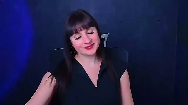 Snapshot of Violla_My chatting on January 4, 9:54 am Violla My online show from January 4, 9:54 am