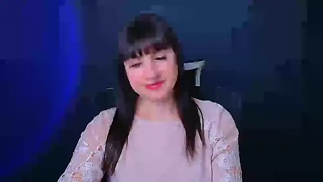 Snapshot of Violla_My chatting on January 5, 10:32 am Violla My online show from January 5, 10:32 am