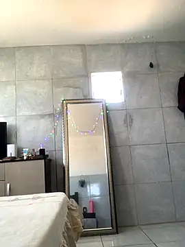 Snapshot of Gabrielleof chatting on December 4, 3:32 pm Gabrielleof online show from December 4, 3:32 pm