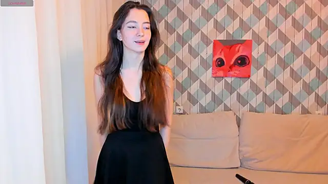 EvaBradley online show from December 8, 3:45 pm