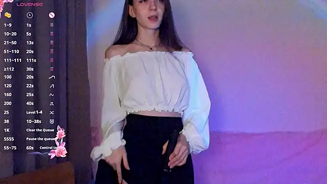 EvaBradley online show from October 3, 6:38 pm