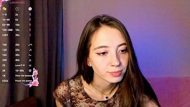 EvaBradley online show from October 22, 6:51 pm