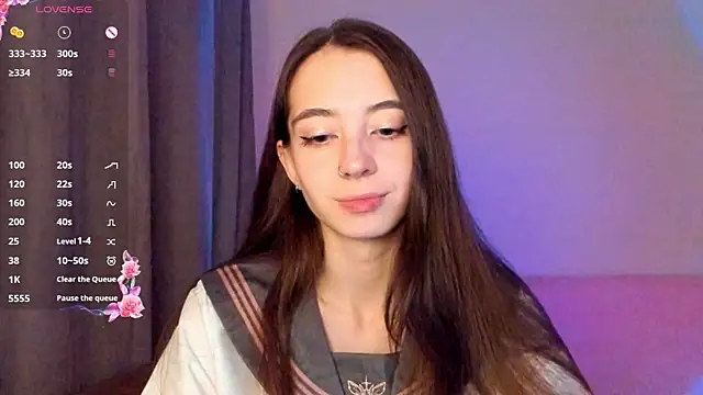 EvaBradley online show from October 31, 6:42 pm