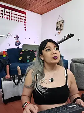 keila j online show from December 20, 11:39 am