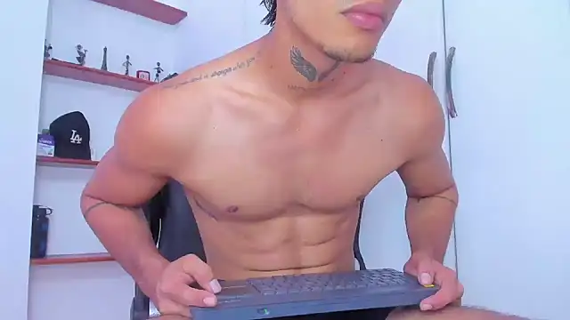 Snapshot of Jonryder_ chatting on December 16, 4:12 pm Jonryder online show from December 16, 4:12 pm