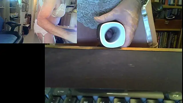 Snapshot of nataliecdlive chatting on December 2, 8:11 pm nataliecdlive online show from December 2, 8:11 pm