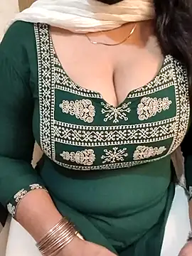 Snapshot of Anamika_Kapoor chatting on September 20, 1:39 am Anamika Kapoor online show from September 20, 1:39 am