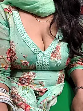 Snapshot of Anamika_Kapoor chatting on September 29, 1:22 am Anamika Kapoor online show from September 29, 1:22 am