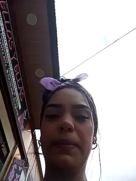 Snapshot of Sara-77 chatting on January 4, 4:32 pm Sara-77 online show from January 4, 4:32 pm