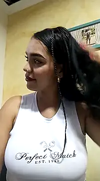 Snapshot of Sara-77 chatting on February 13, 6:38 pm Sara-77 online show from February 13, 6:38 pm