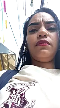 Snapshot of Sara-77 chatting on February 17, 7:31 pm Sara-77 online show from February 17, 7:31 pm