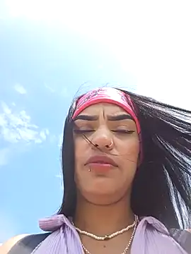 Snapshot of Sara-77 chatting on February 25, 4:42 pm Sara-77 online show from February 25, 4:42 pm