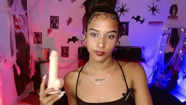 Snapshot of Chelsea__2 chatting on October 23, 5:12 pm Chelsea 2 online show from October 23, 5:12 pm