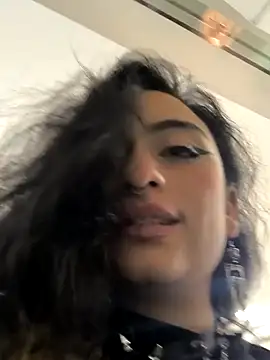 Lila Desiree online show from January 5, 1:35 am