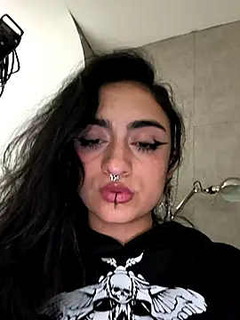 Lila Desiree online show from December 17, 4:13 pm