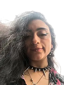 Lila Desiree online show from April 15, 8:31 pm