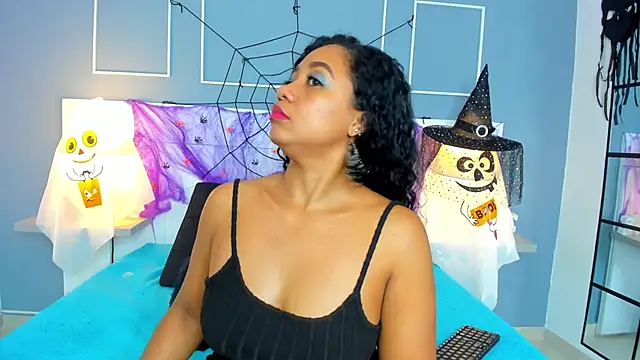 Snapshot of Kamila-Kane chatting on October 25, 10:59 pm Kamila-Kane online show from October 25, 10:59 pm