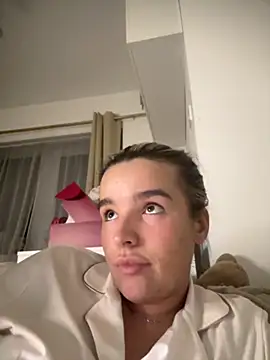 maisiesmithx online show from October 8, 11:02 pm