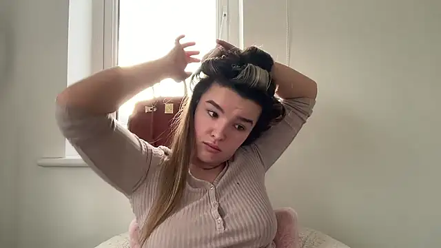 maisiesmithx online show from January 17, 11:37 am