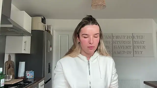 maisiesmithx online show from April 17, 3:37 pm