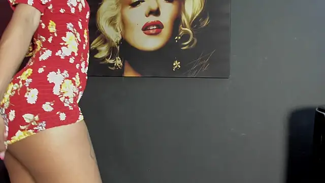 Snapshot of YayaHilton chatting on September 23, 4:15 am YayaHilton online show from September 23, 4:15 am