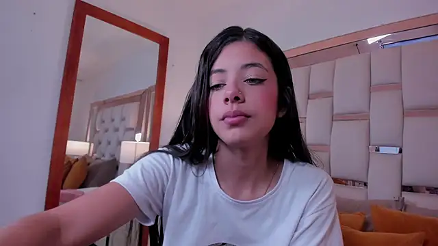 coraltaylor online show from December 5, 10:56 pm