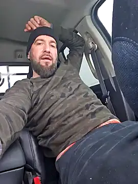 Snapshot of Beardedtattood chatting on January 30, 3:29 pm Beardedtattood online show from January 30, 3:29 pm