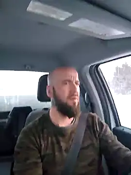 Snapshot of Beardedtattood chatting on February 7, 12:28 pm Beardedtattood online show from February 7, 12:28 pm