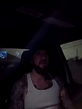 Snapshot of Beardedtattood chatting on February 13, 10:12 am Beardedtattood online show from February 13, 10:12 am