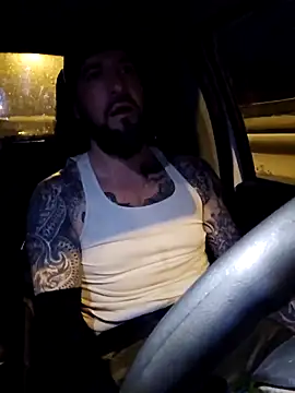 Snapshot of Beardedtattood chatting on February 14, 1:45 am Beardedtattood online show from February 14, 1:45 am