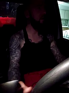 Snapshot of Beardedtattood chatting on February 14, 11:10 am Beardedtattood online show from February 14, 11:10 am