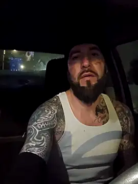 Snapshot of Beardedtattood chatting on February 16, 6:32 am Beardedtattood online show from February 16, 6:32 am