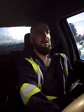 Snapshot of Beardedtattood chatting on February 17, 11:55 am Beardedtattood online show from February 17, 11:55 am