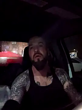 Snapshot of Beardedtattood chatting on February 25, 7:42 am Beardedtattood online show from February 25, 7:42 am