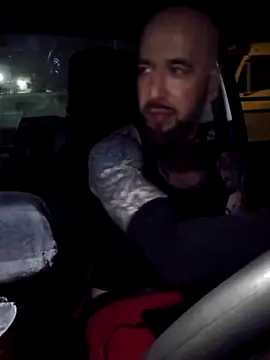 Snapshot of Beardedtattood chatting on February 25, 10:47 am Beardedtattood online show from February 25, 10:47 am