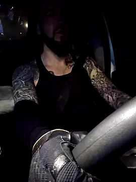 Snapshot of Beardedtattood chatting on February 26, 9:10 am Beardedtattood online show from February 26, 9:10 am