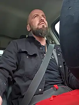 Snapshot of Beardedtattood chatting on March 5, 4:02 pm Beardedtattood online show from March 5, 4:02 pm