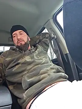 Snapshot of Beardedtattood chatting on March 6, 2:08 pm Beardedtattood online show from March 6, 2:08 pm