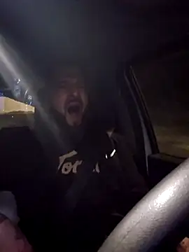 Snapshot of Beardedtattood chatting on March 7, 5:51 am Beardedtattood online show from March 7, 5:51 am