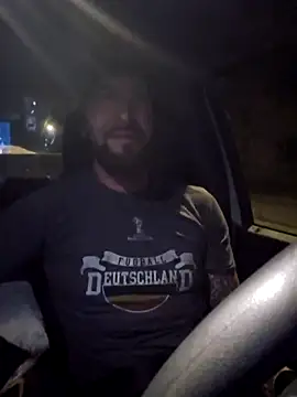 Snapshot of Beardedtattood chatting on March 17, 5:12 am Beardedtattood online show from March 17, 5:12 am