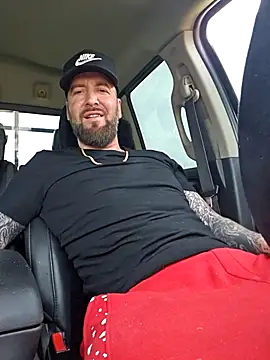 Snapshot of Beardedtattood chatting on March 19, 2:13 pm Beardedtattood online show from March 19, 2:13 pm