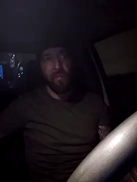 Snapshot of Beardedtattood chatting on March 21, 5:32 am Beardedtattood online show from March 21, 5:32 am