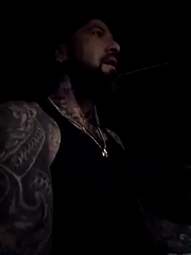 Snapshot of Beardedtattood chatting on November 17, 8:09 am Beardedtattood online show from November 17, 8:09 am