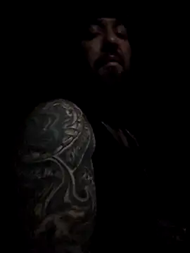 Snapshot of Beardedtattood chatting on November 29, 9:01 am Beardedtattood online show from November 29, 9:01 am